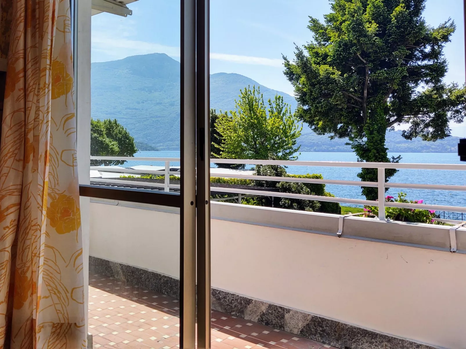 La Madonnina-Outside