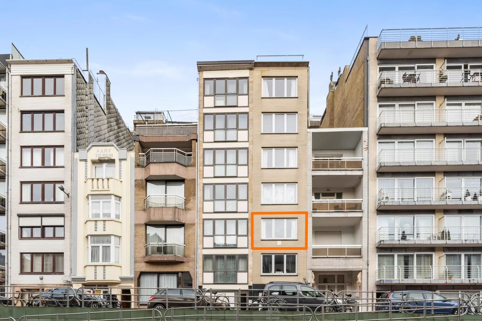 Nele en Pallieter N2-Exterior summer