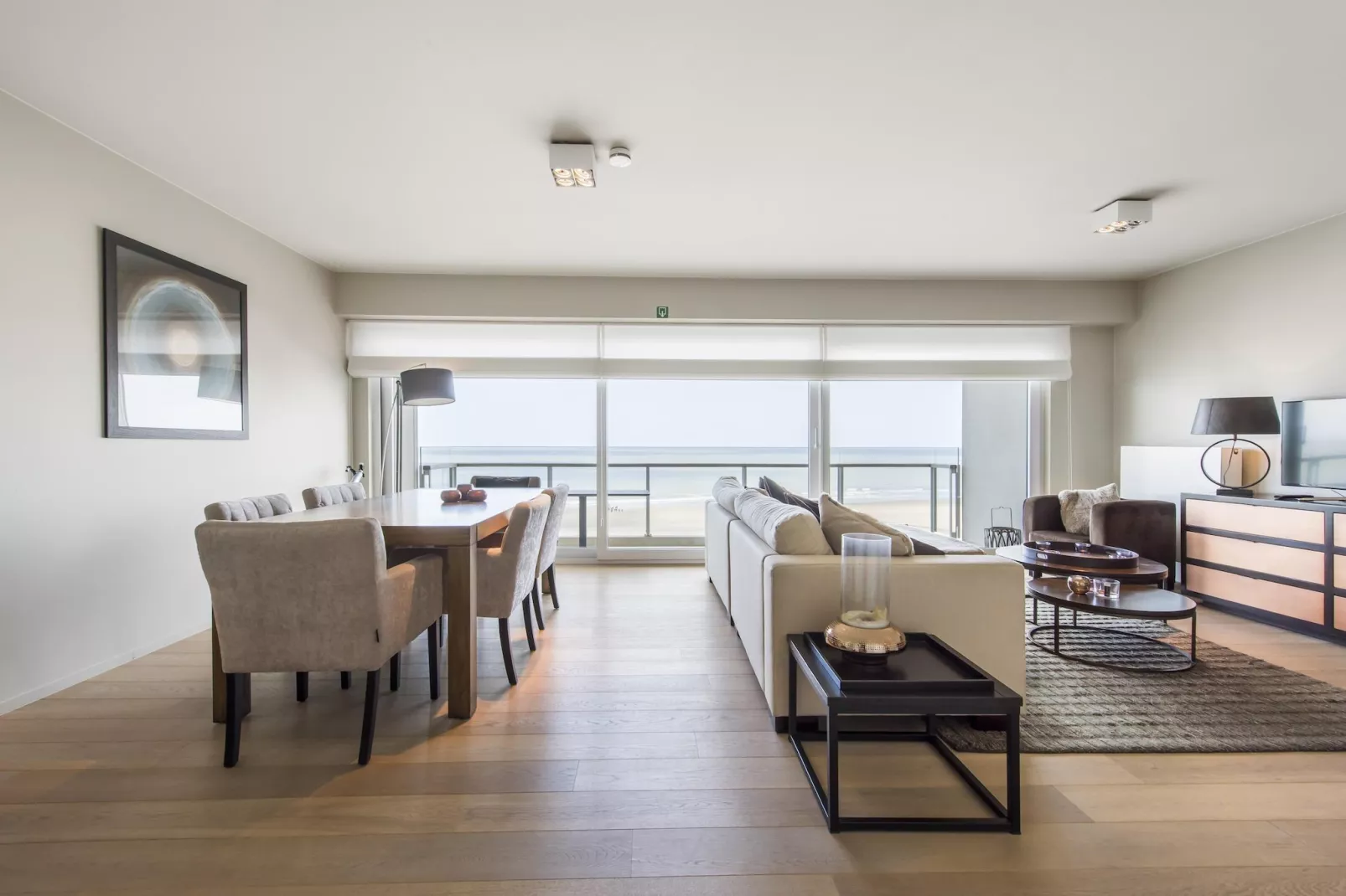 Eden B7-Living room