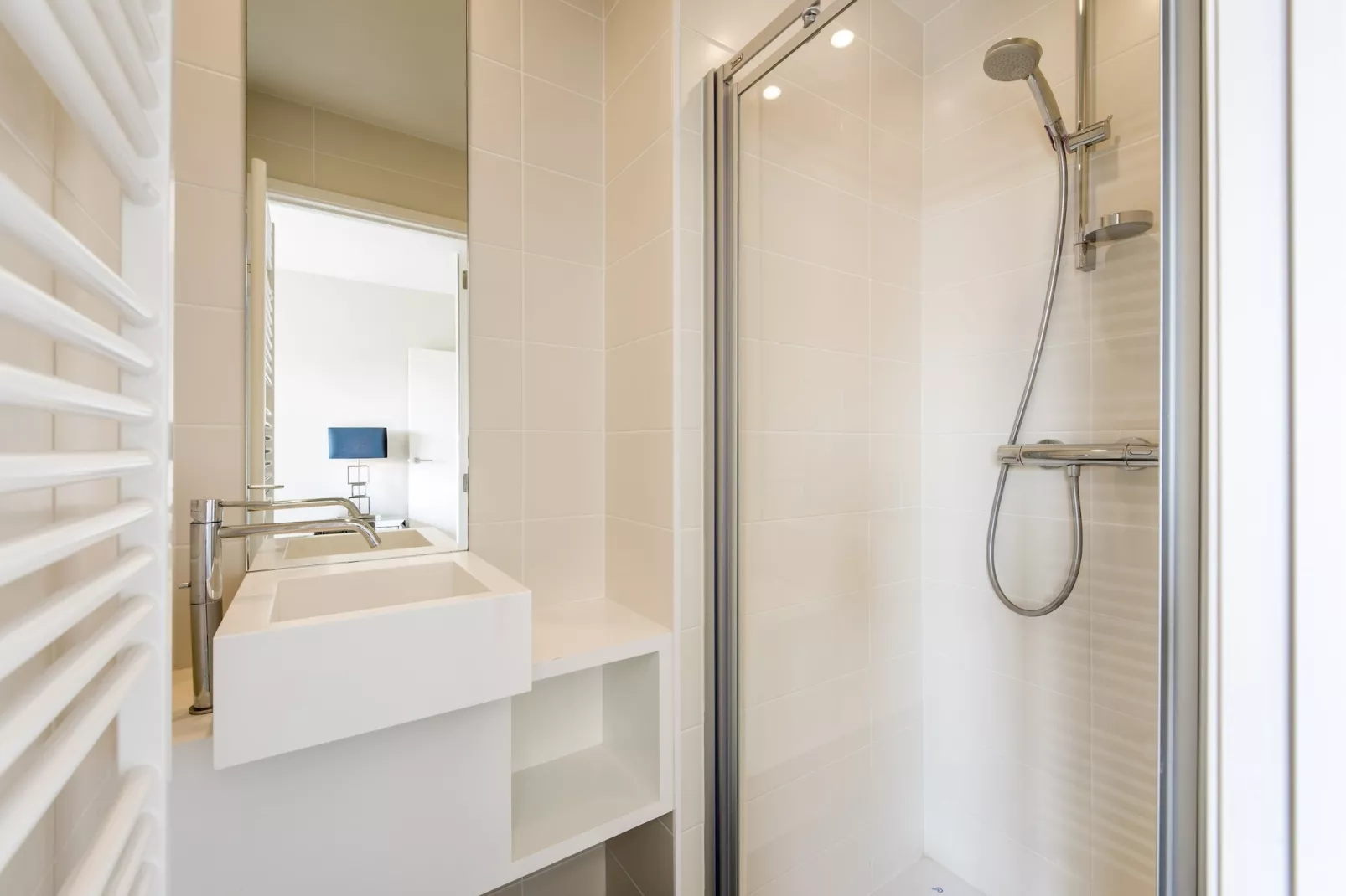 Eden B7-Bathroom