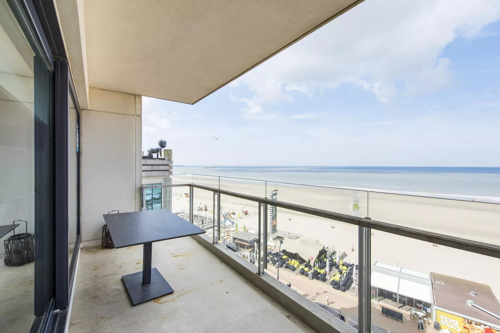 Eden B7-Terrace balcony