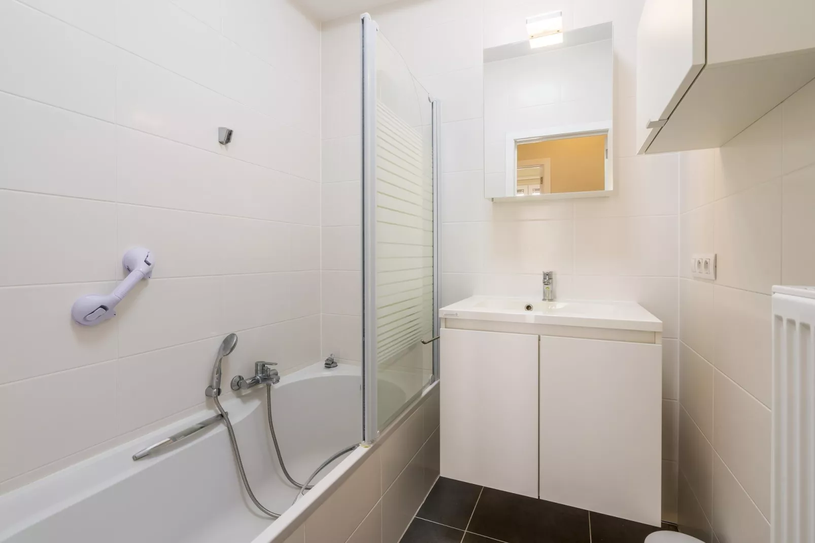 Ensor II 02.01-Bathroom