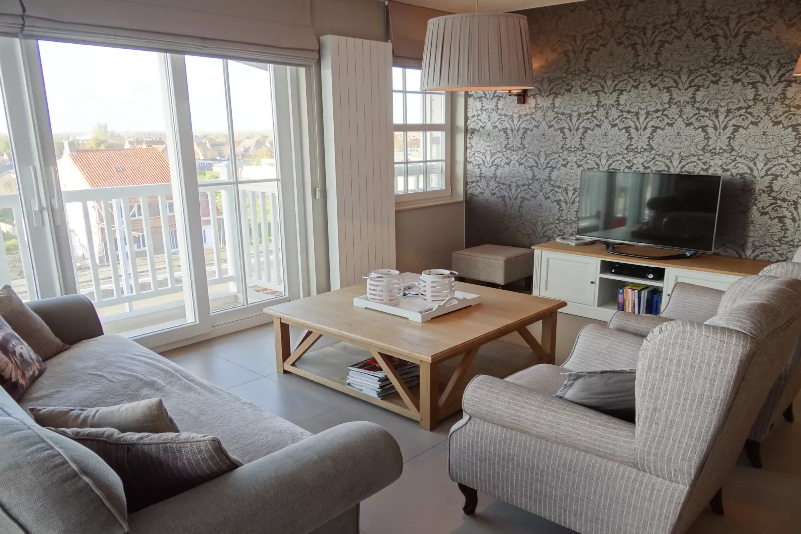 DOCKSIDE 0302GAR-Living room