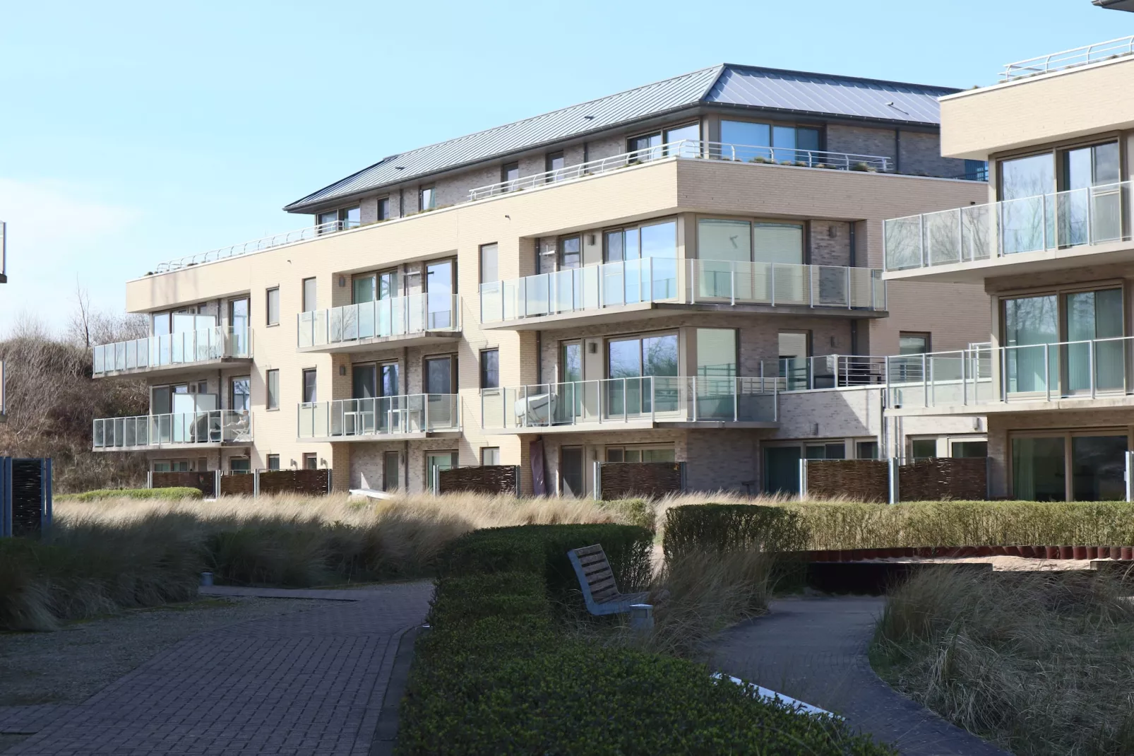 KARTHUIZER E4 0101PK-Exterior summer