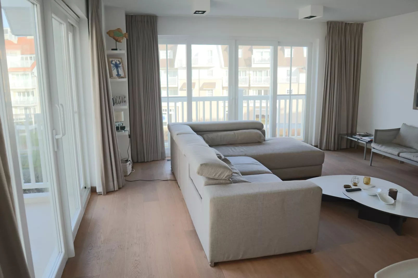 DOCKSIDE 0304GAR-Living room