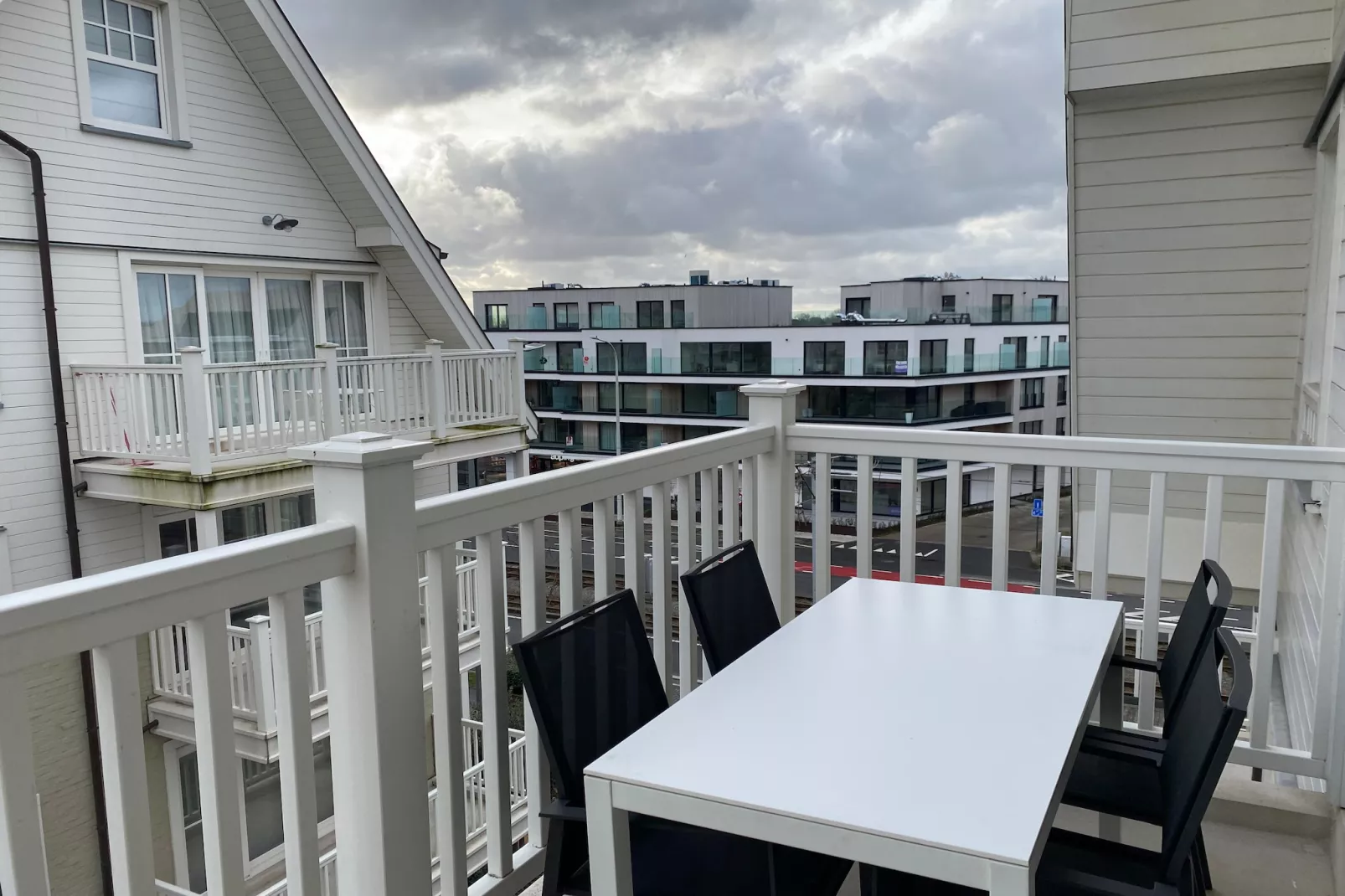 DOCKSIDE 0402GAR-Terrace balcony