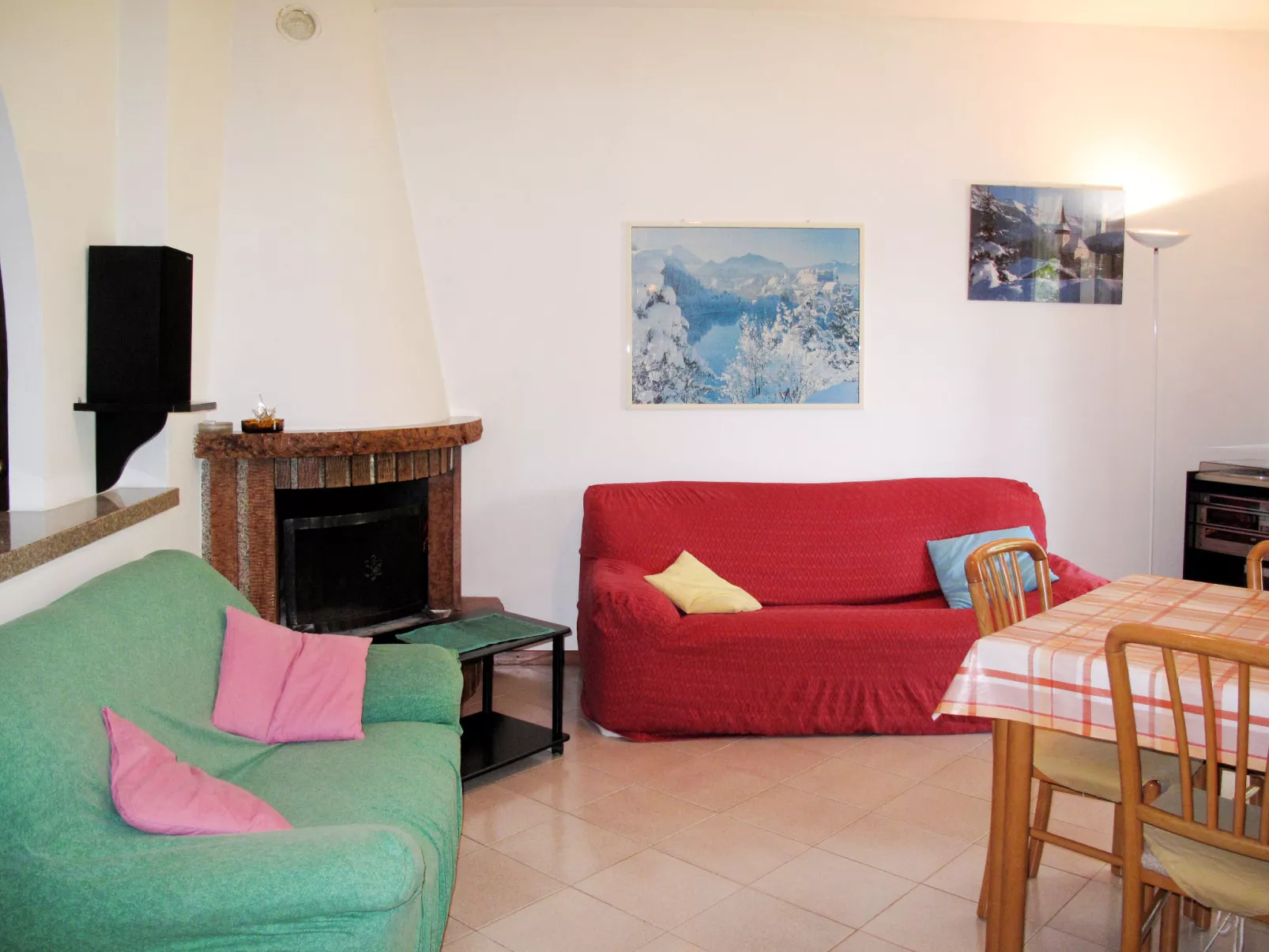 Romina (DMA175)-Inside
