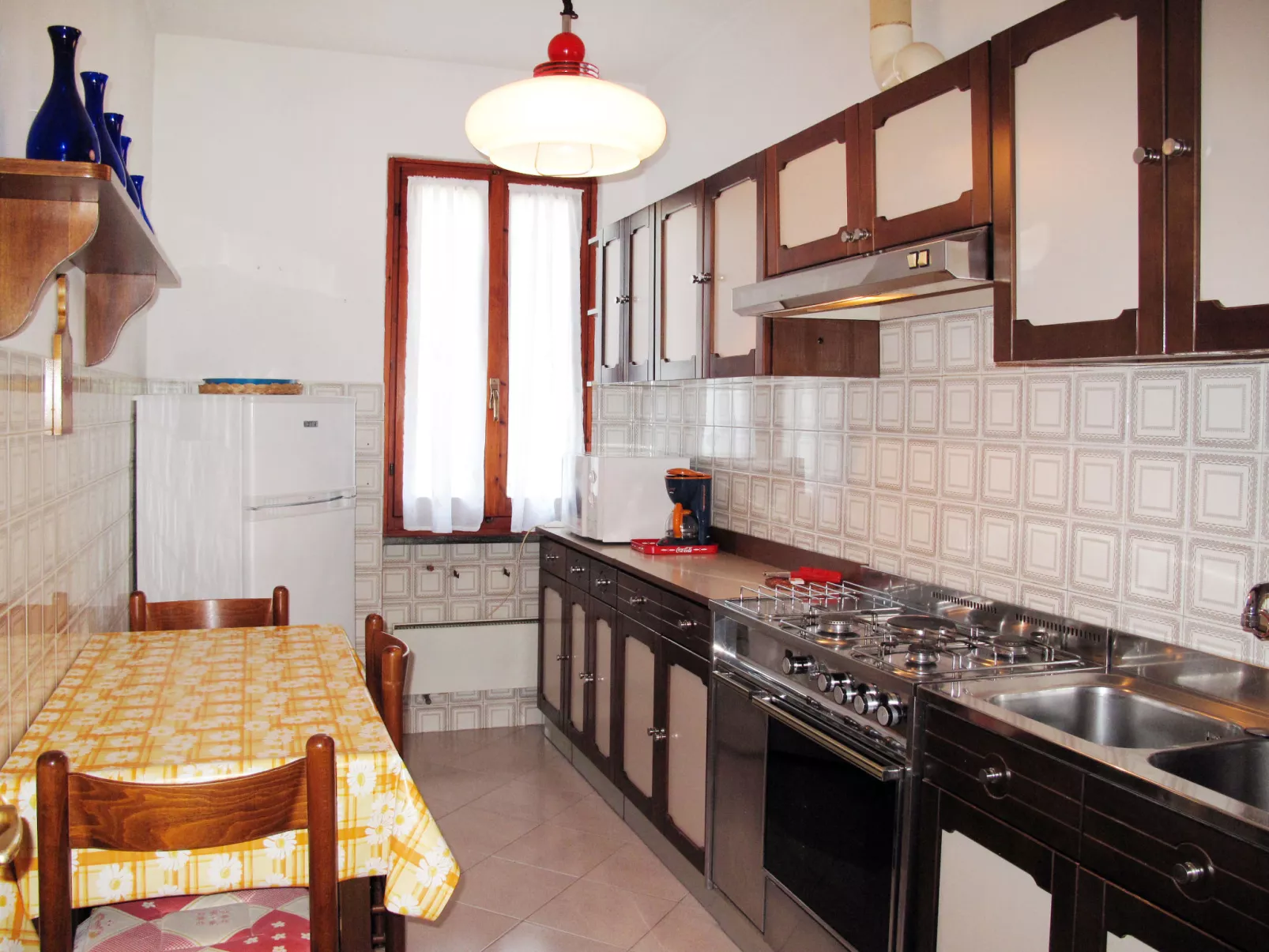 Romina (DMA175)-Inside