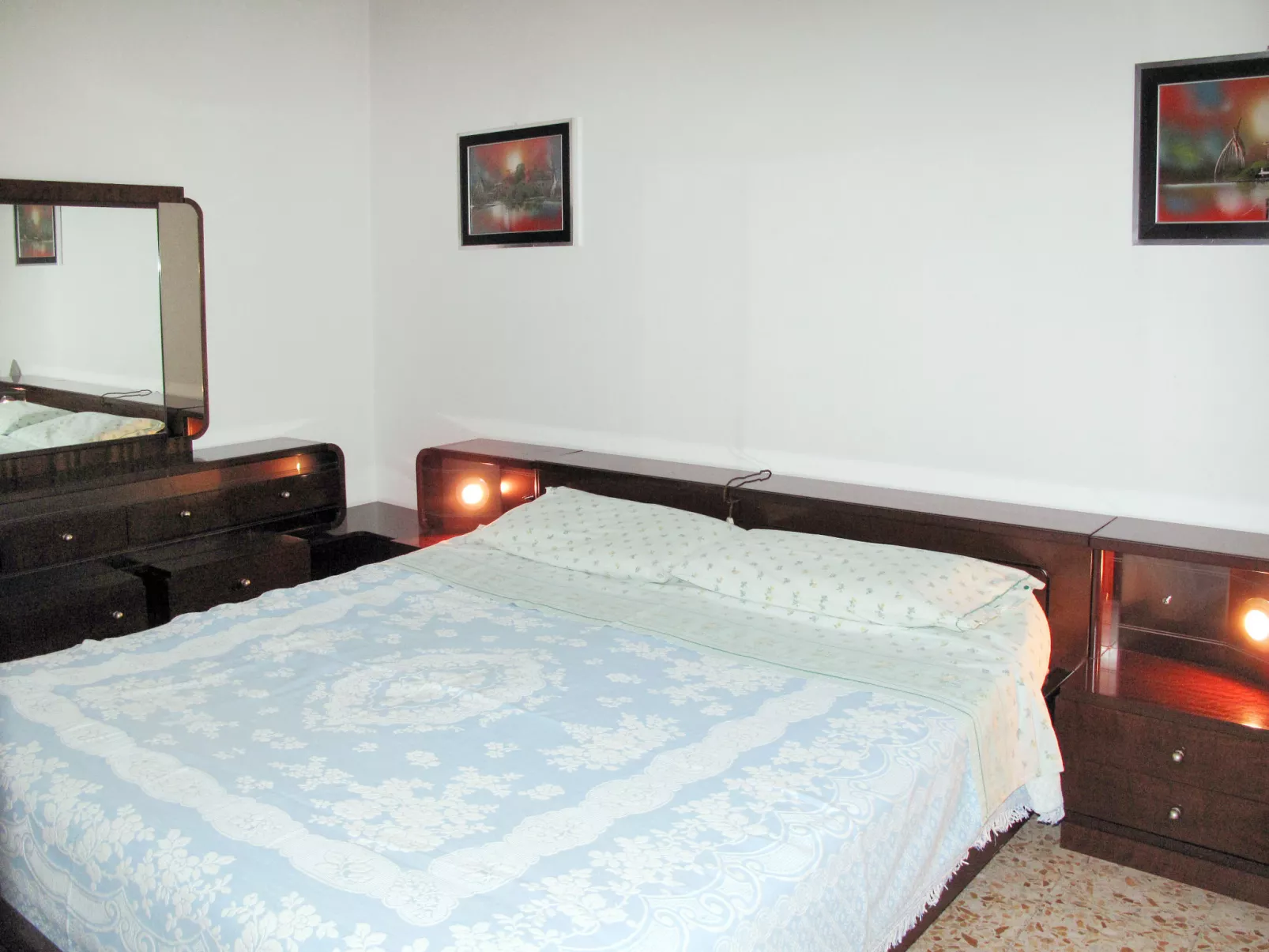 Romina (DMA175)-Inside