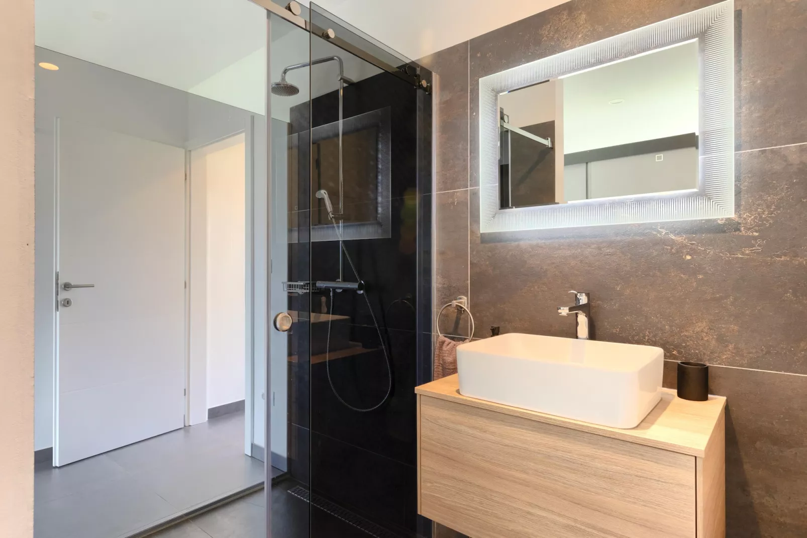 Villa Vivre-Bathroom