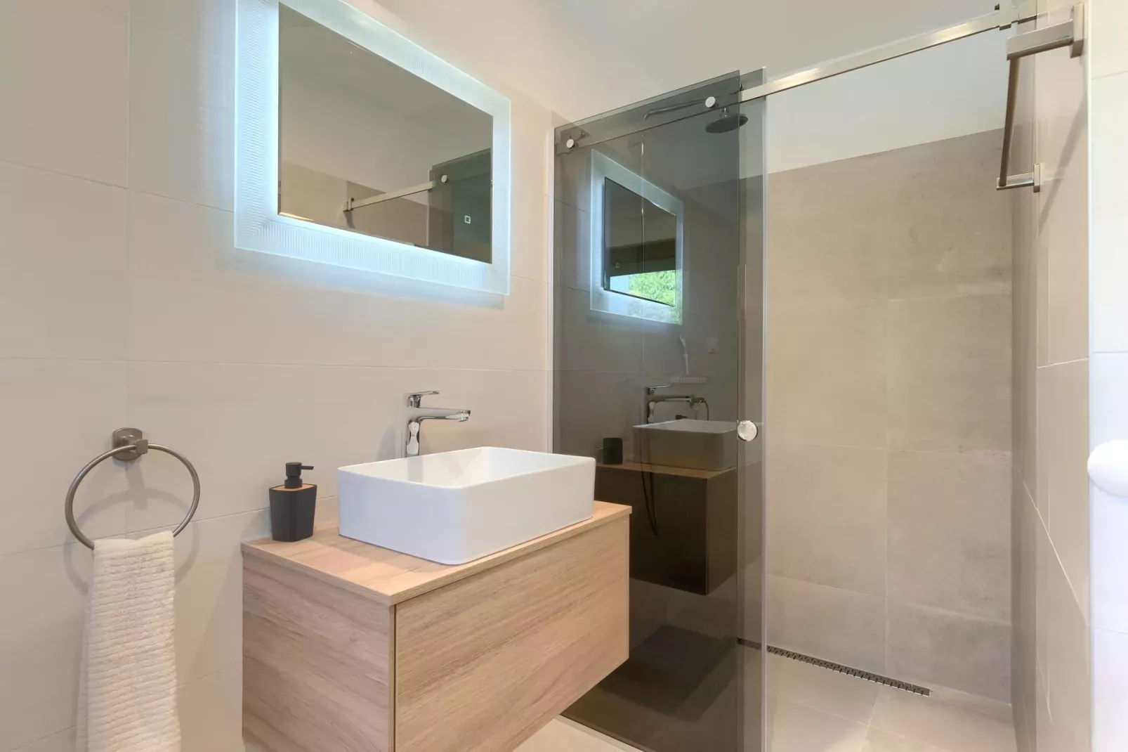 Villa Vivre-Bathroom