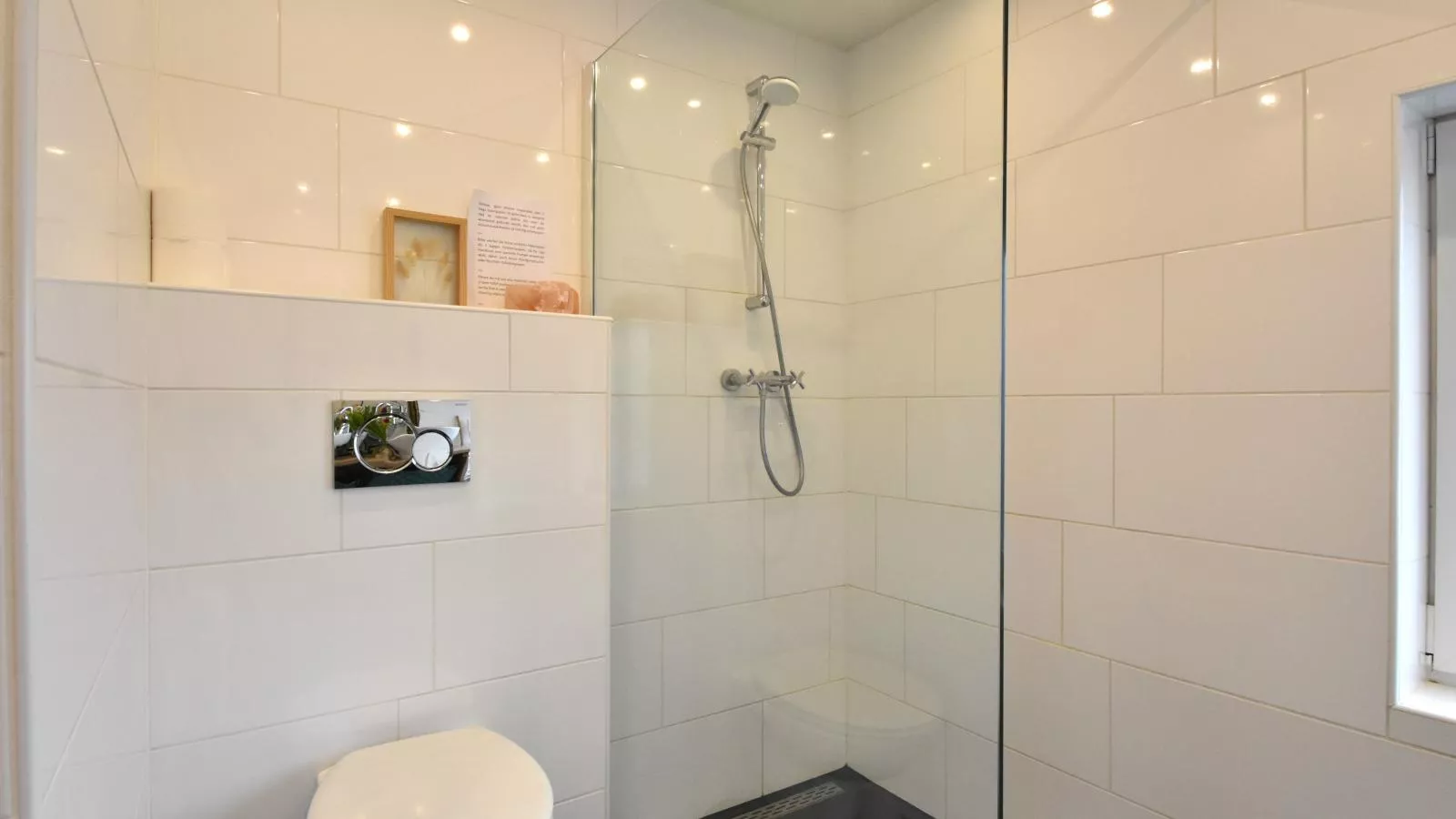 Aldabra-Bathroom