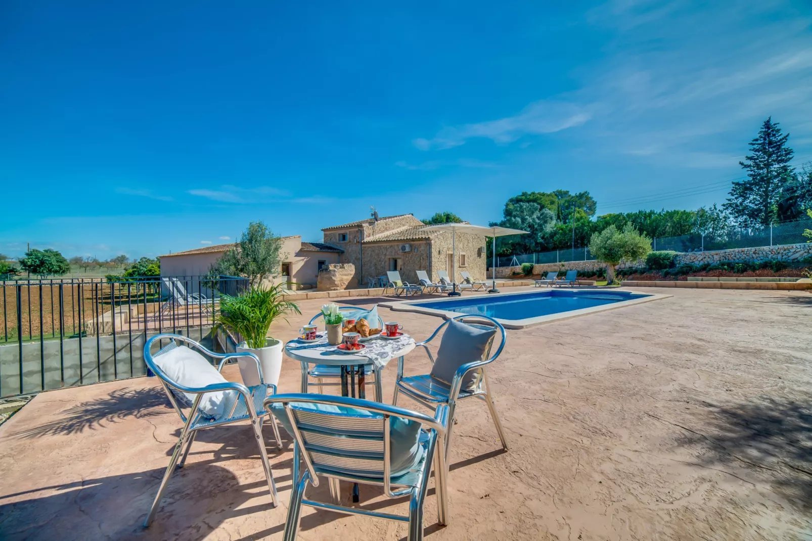 Can Brivo-Terrace balcony
