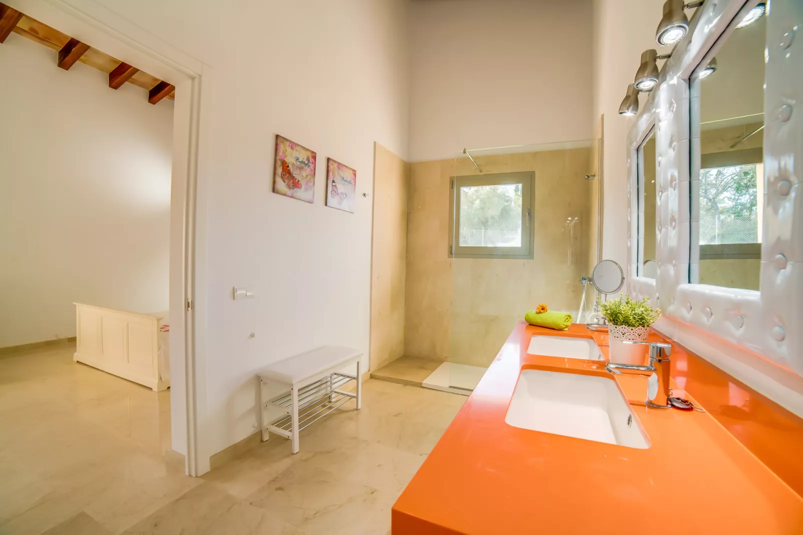Can Brivo-Bathroom