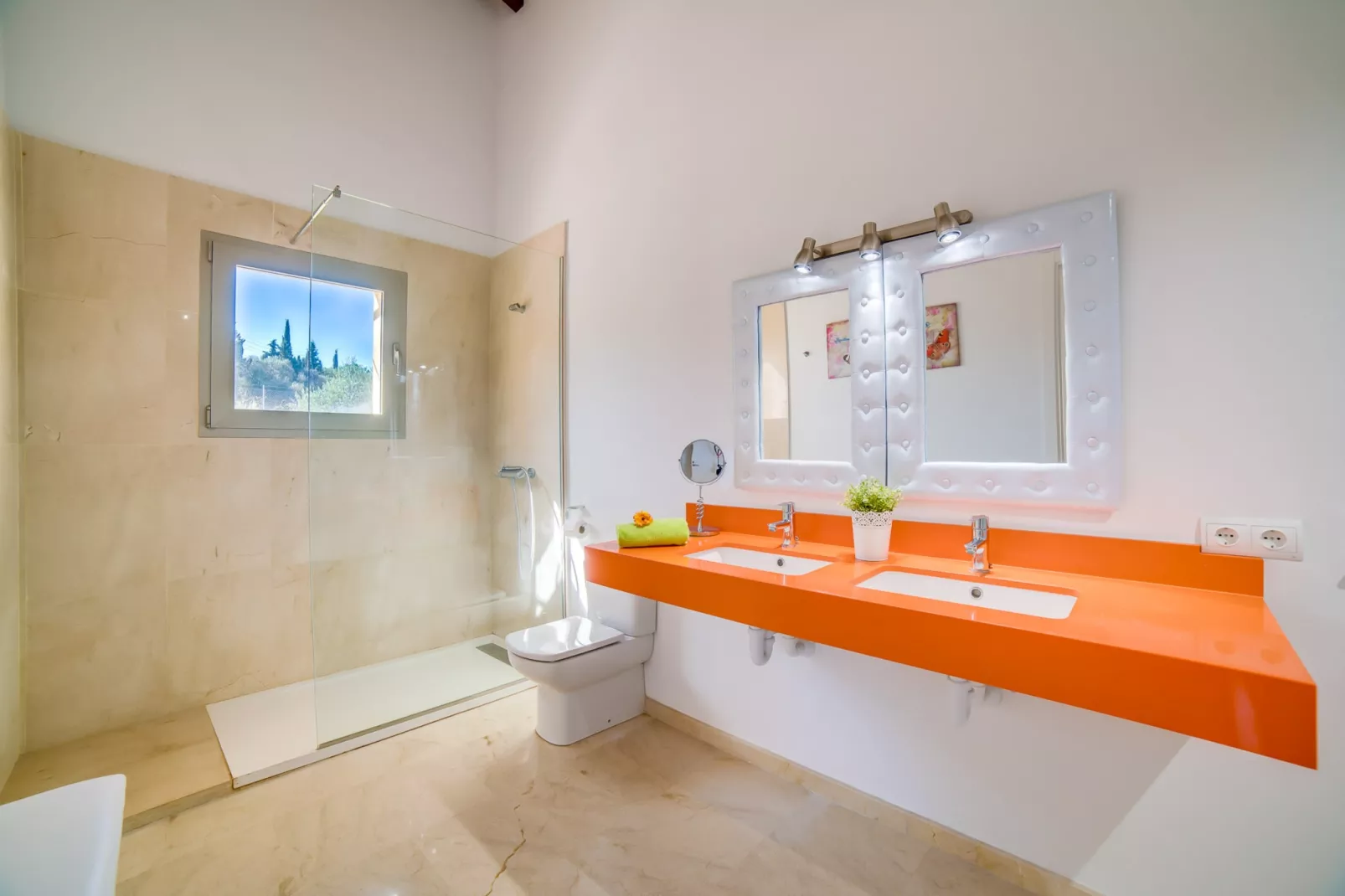 Can Brivo-Bathroom