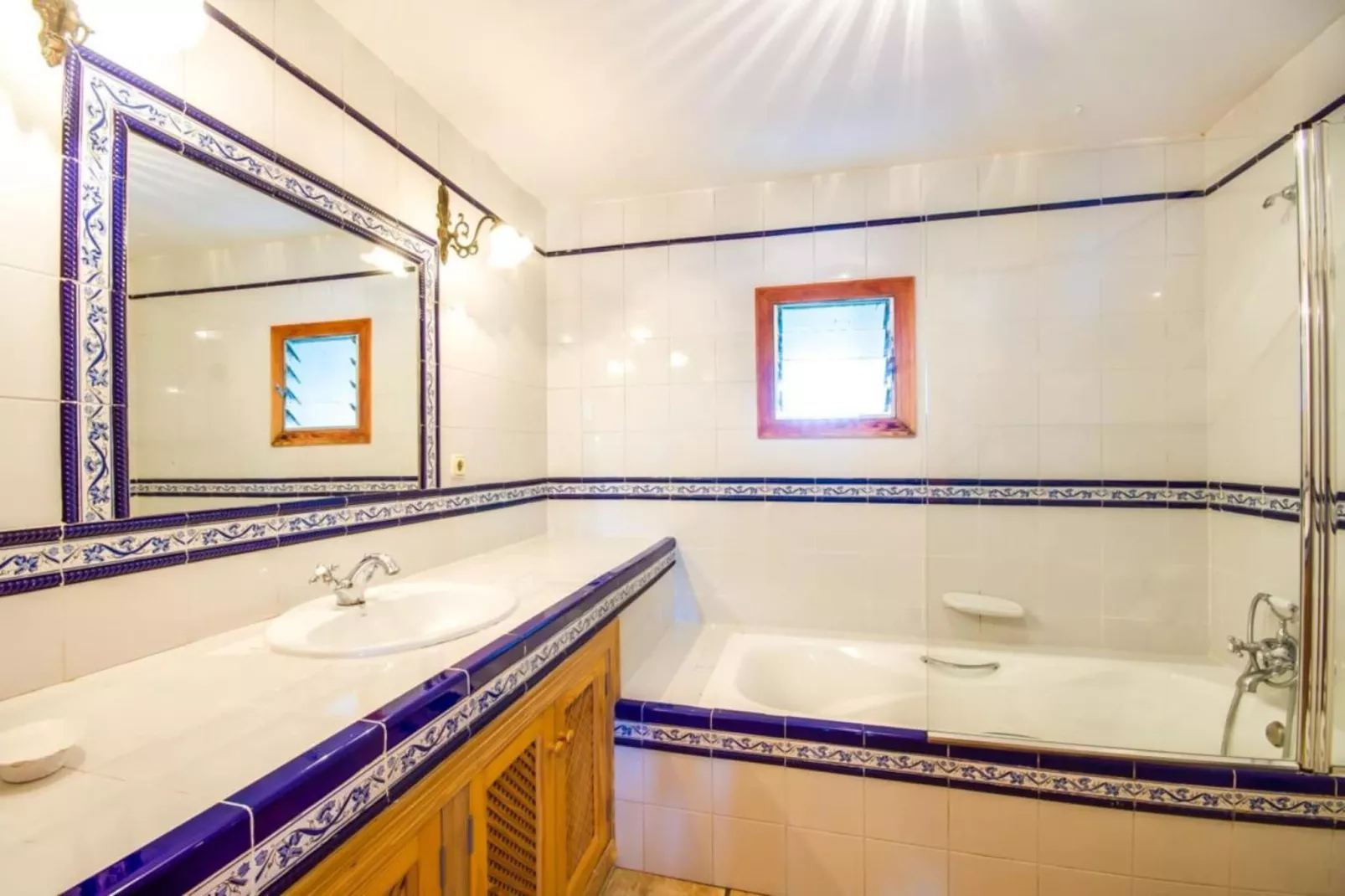Can Nyany Buger-Bathroom