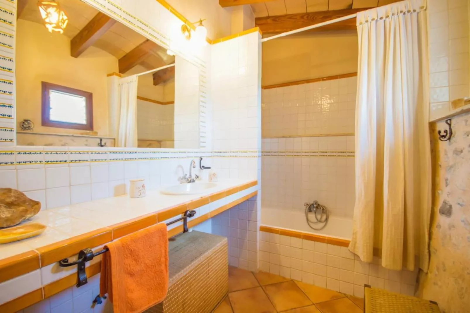 Can Nyany Buger-Bathroom