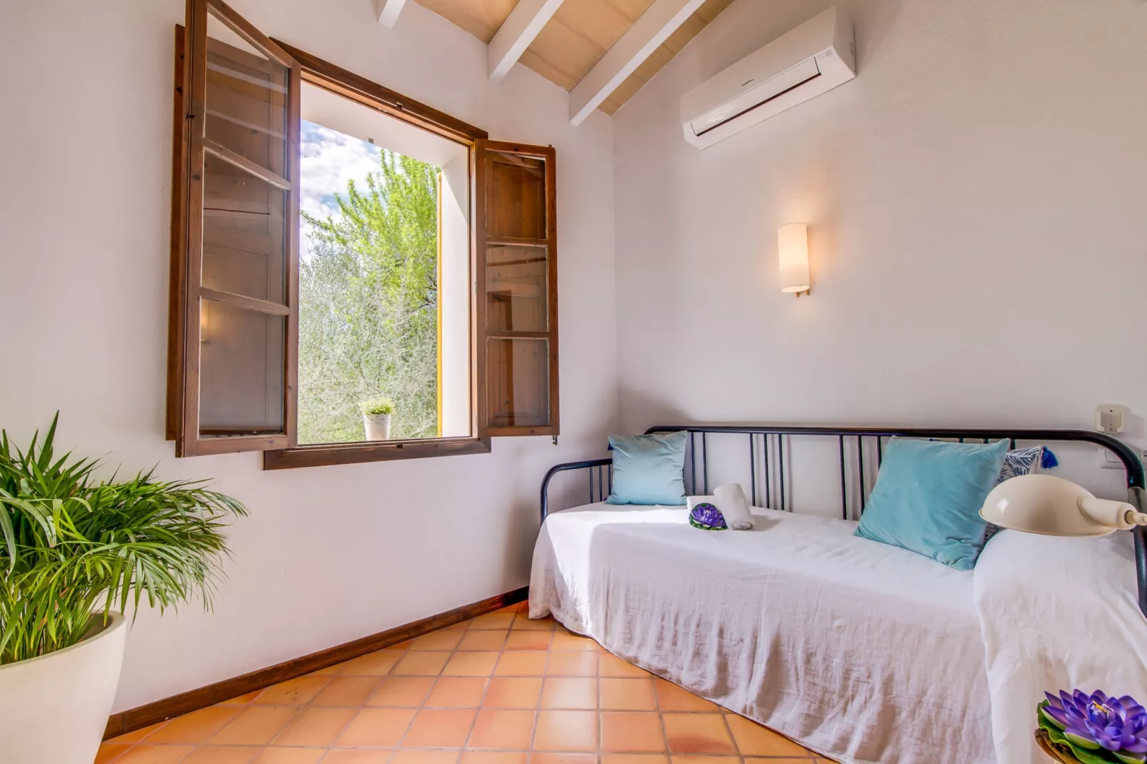 Can Flauta-Bedroom