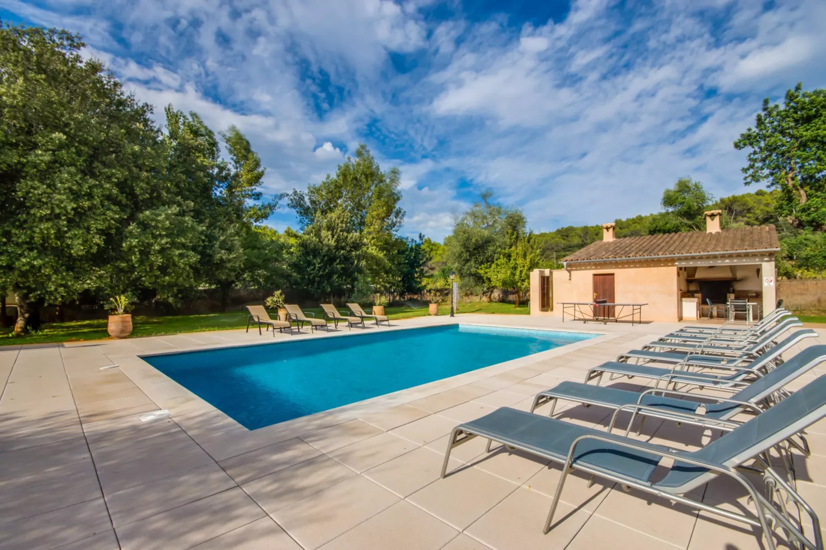 Sa Mina-Pool