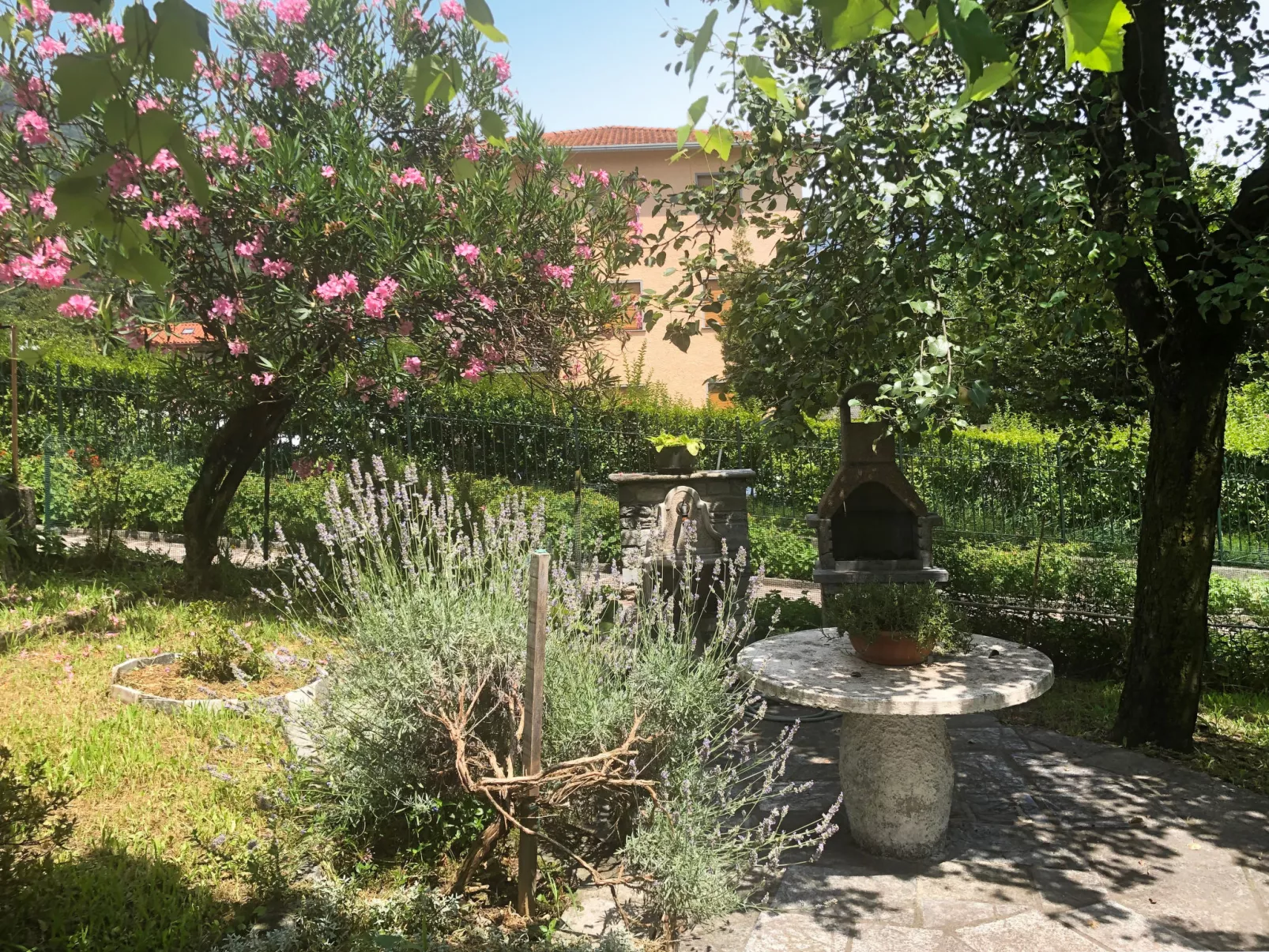 Elisabetta (GLA116)-Outside
