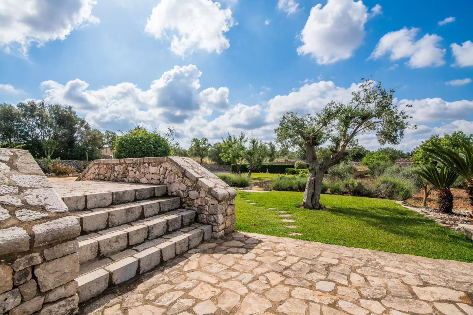 Sa Font-Gardens summer