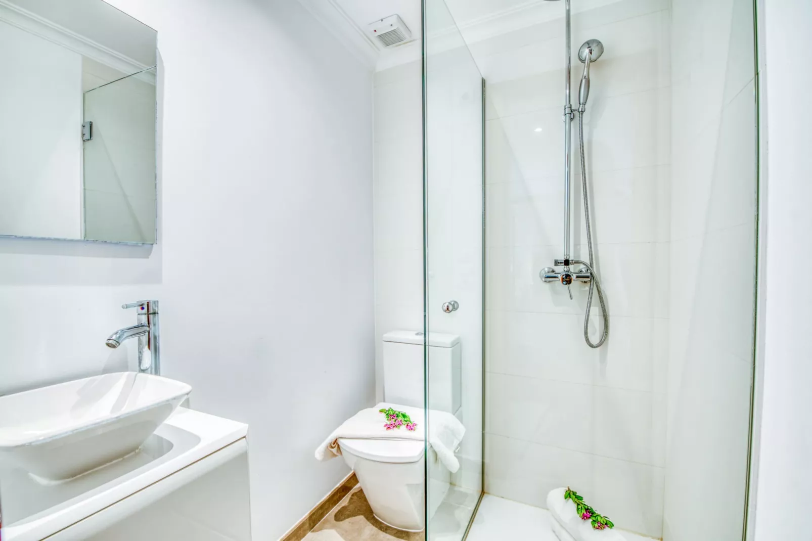 Pins 441-Bathroom