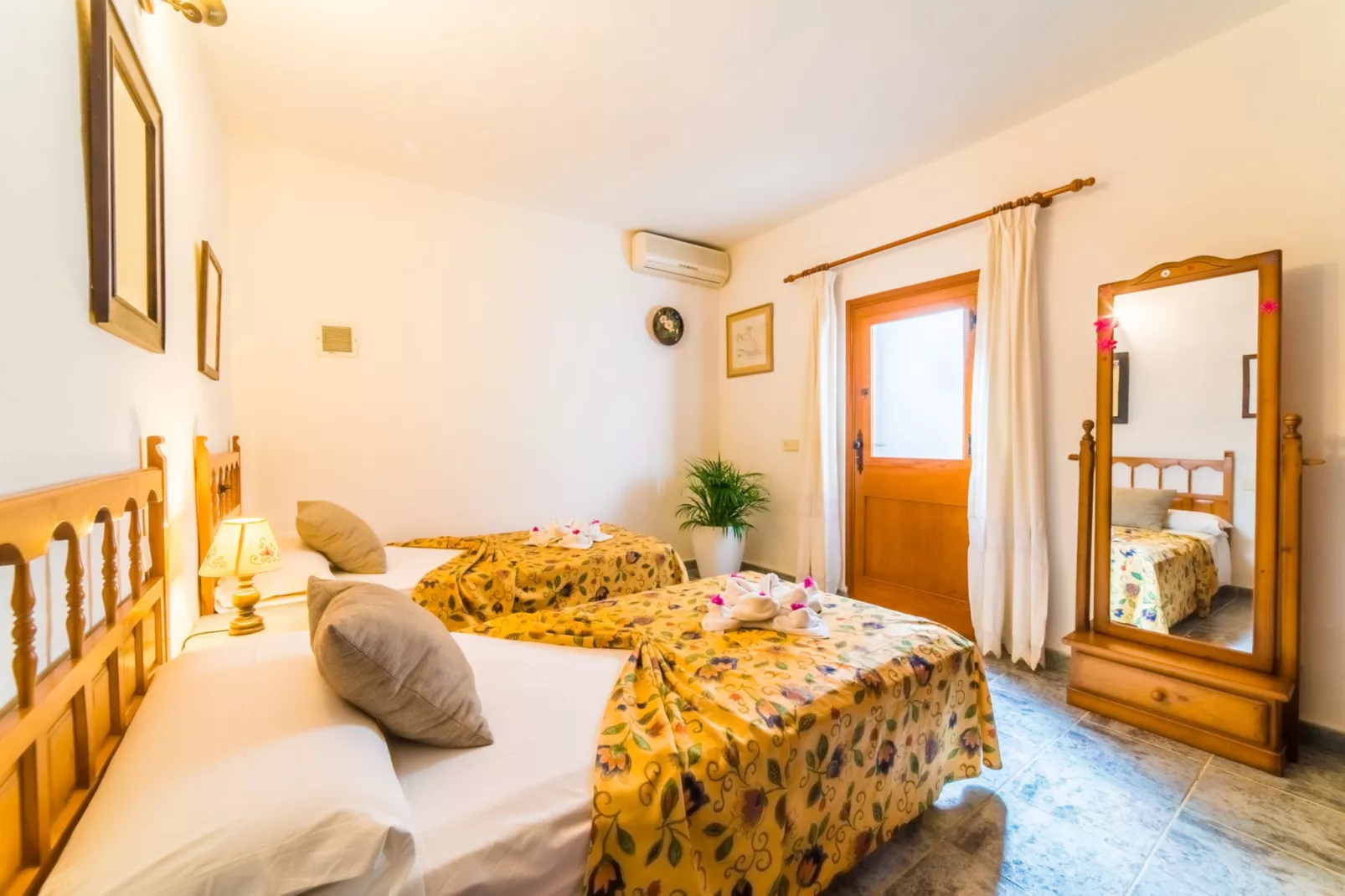 Can Roig Gran-Bedroom