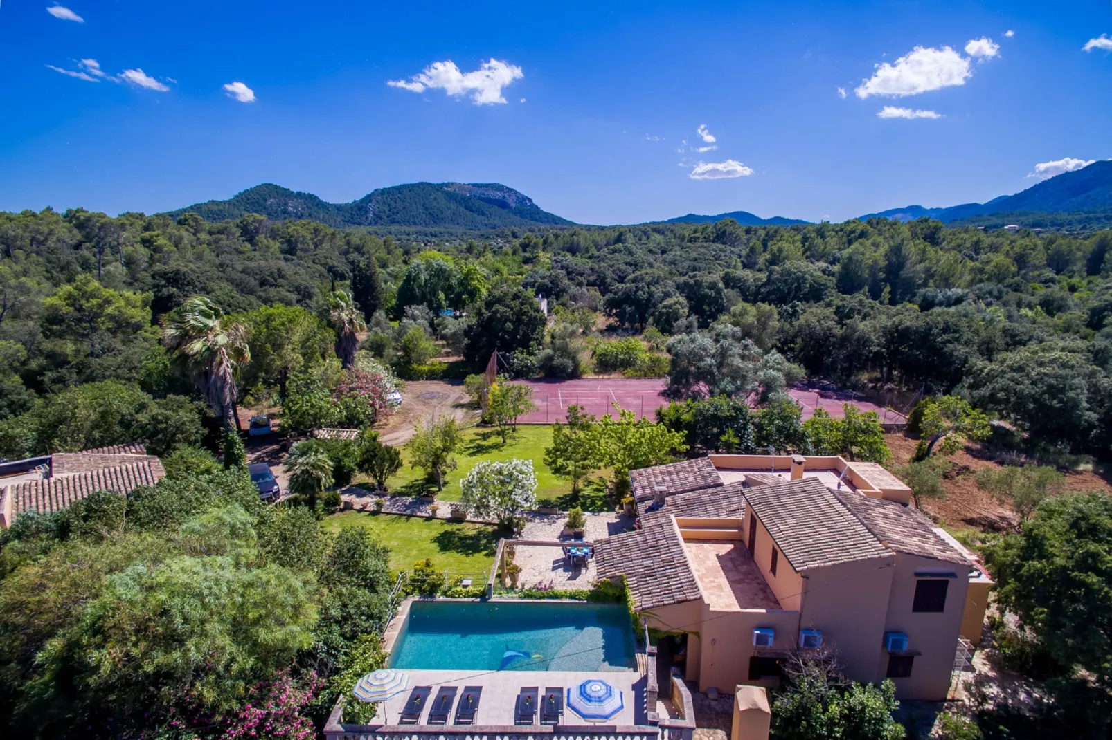 Can Roig Gran-Outdoor