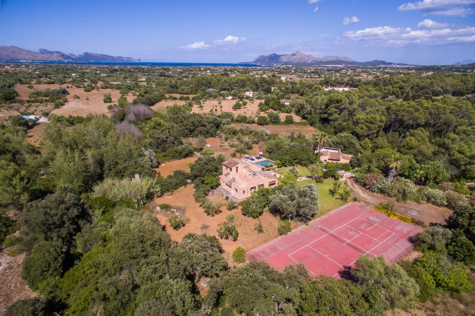 Can Roig Gran-Outdoor
