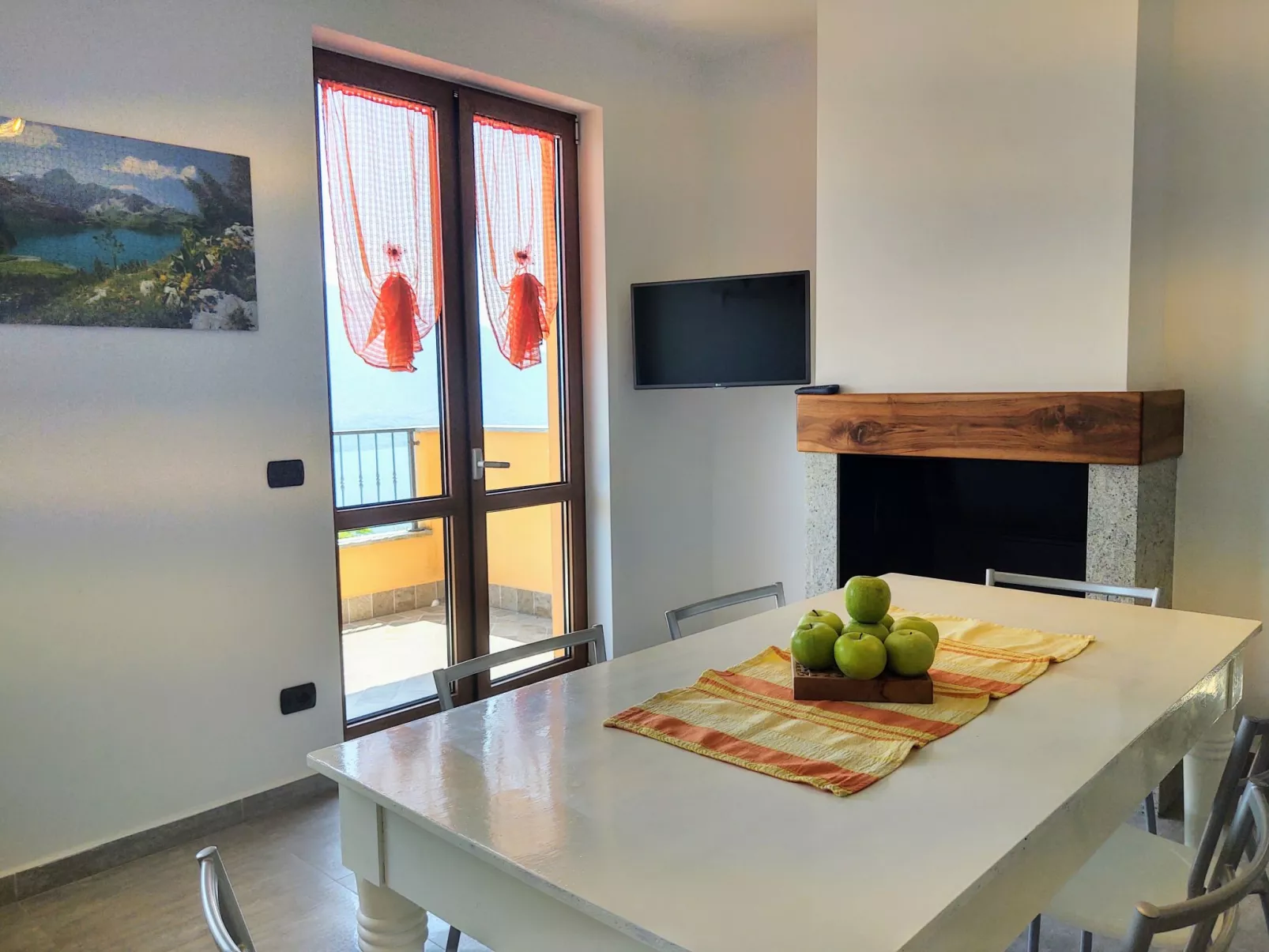 Alba e Robinia-Inside