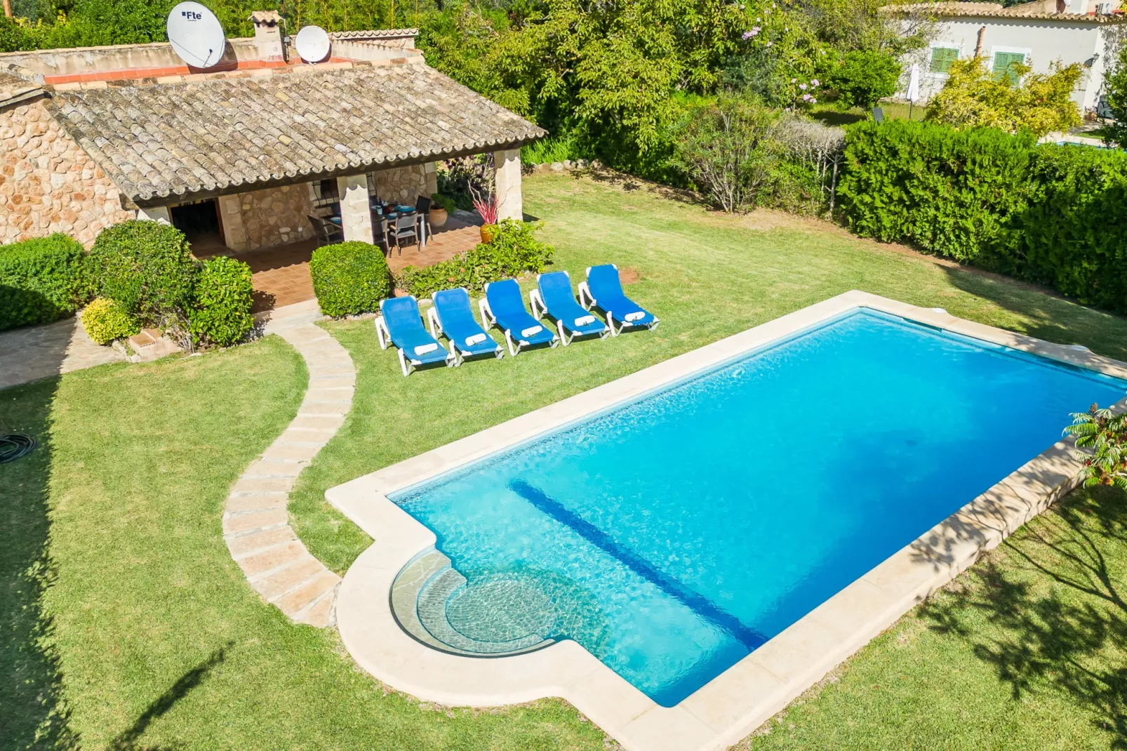 Navarro-Exterior summer
