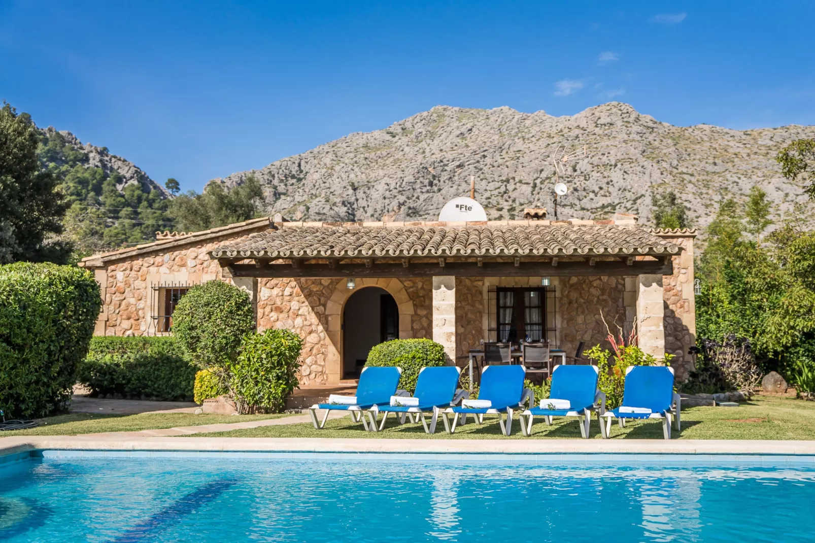 Navarro-Exterior summer