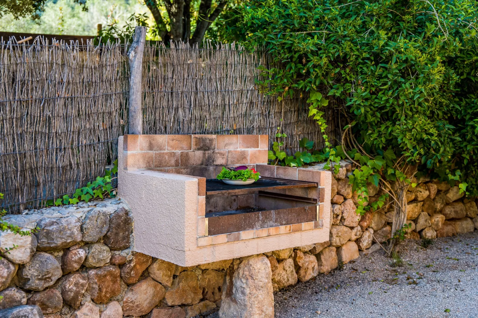 Navarro-Outdoor
