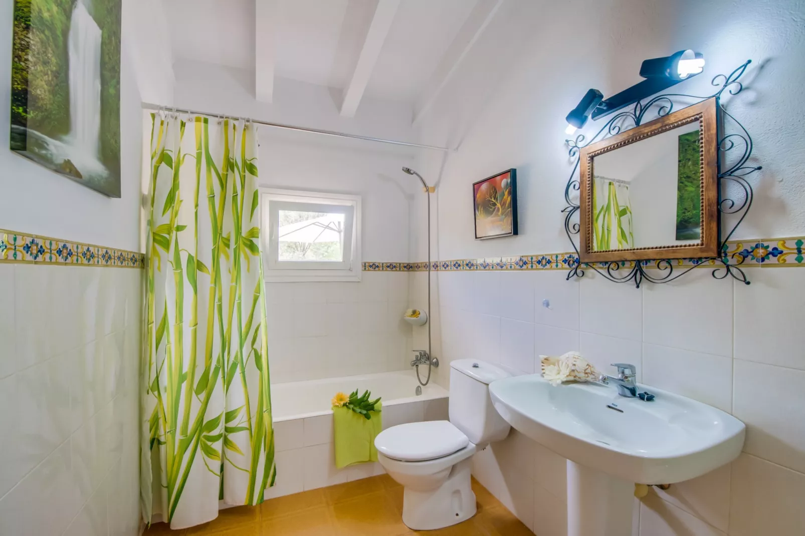 Can Caragol Font de Sa Cala-Bathroom