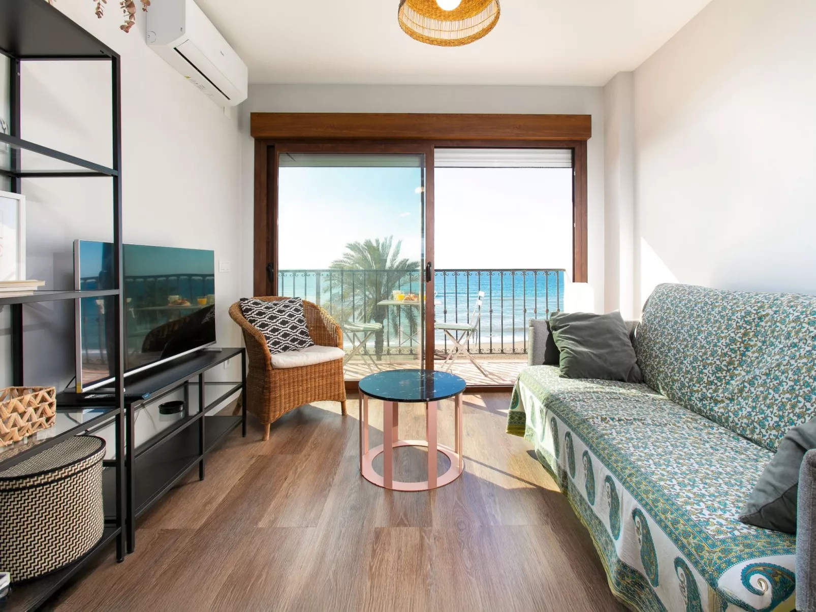 Rinconada beachfront-Inside