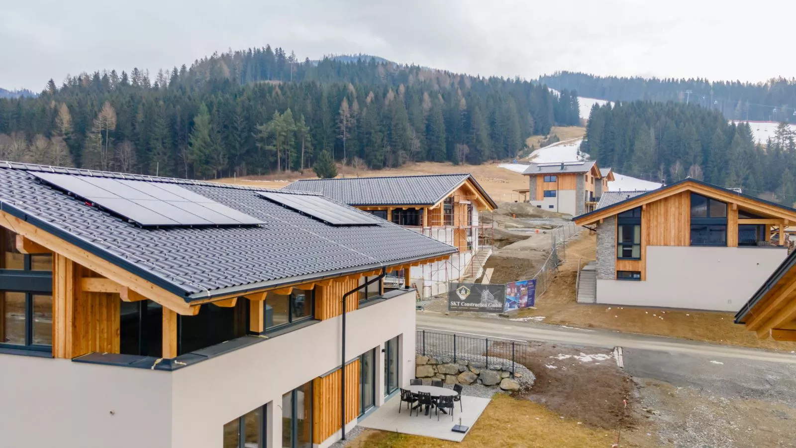 Grebenzen Lodges 49B-Exterior winter