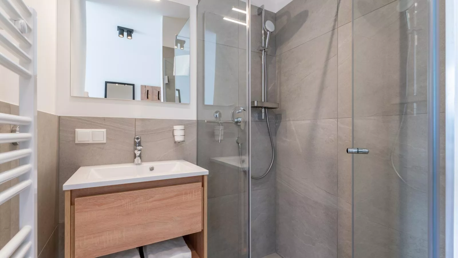 Grebenzen Lodges 49B-Bathroom