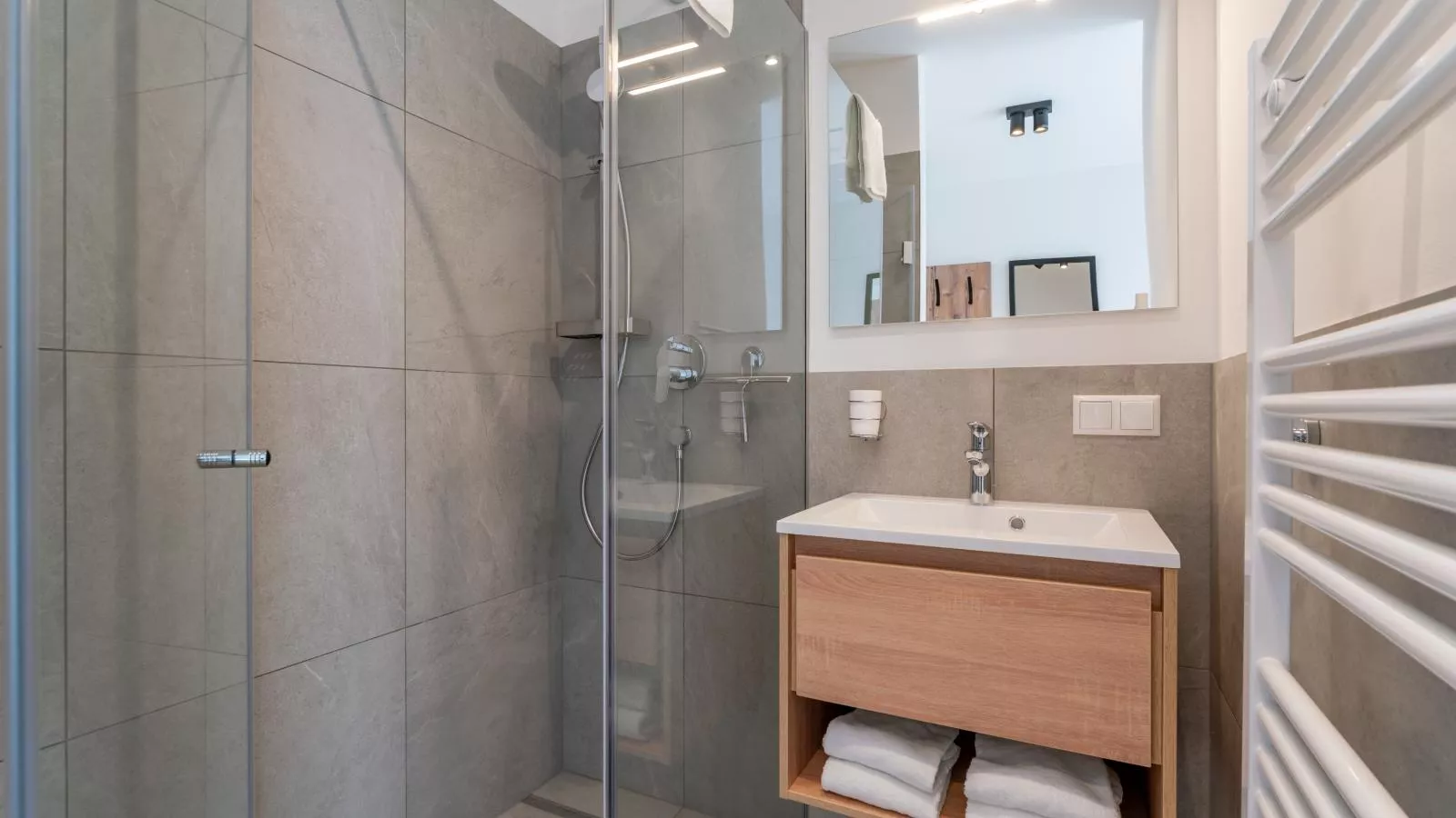 Grebenzen Lodges 49B-Bathroom