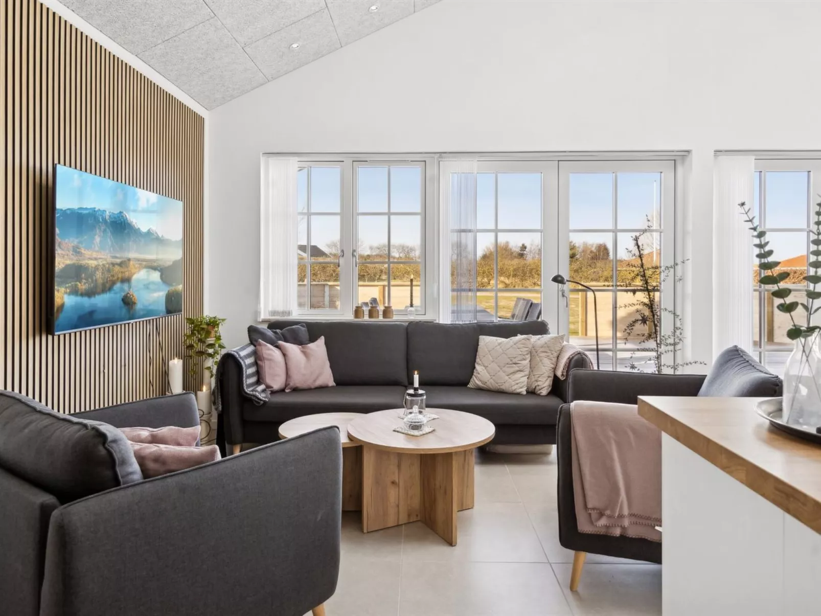 "Siljan" - 300m from the sea-Inside