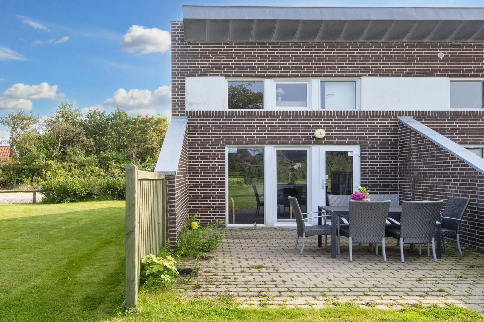 3 room,2 levels,dishwasher-Outdoor