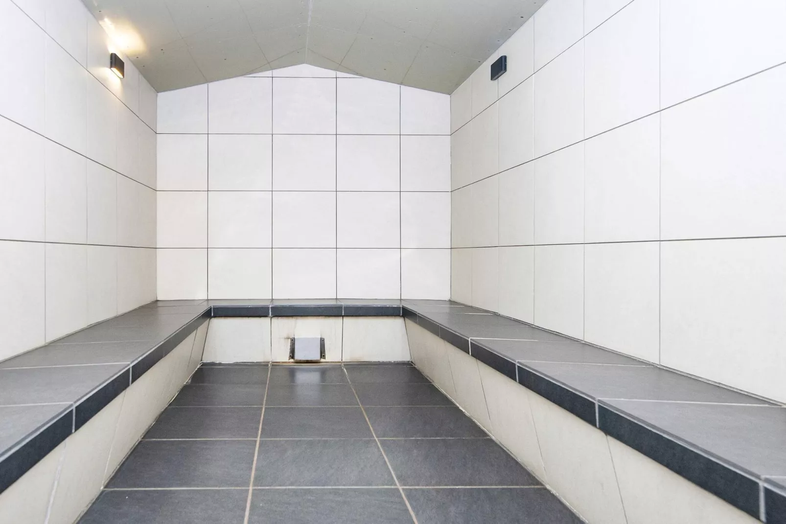 3 room,2 levels,dishwasher-Not tagged