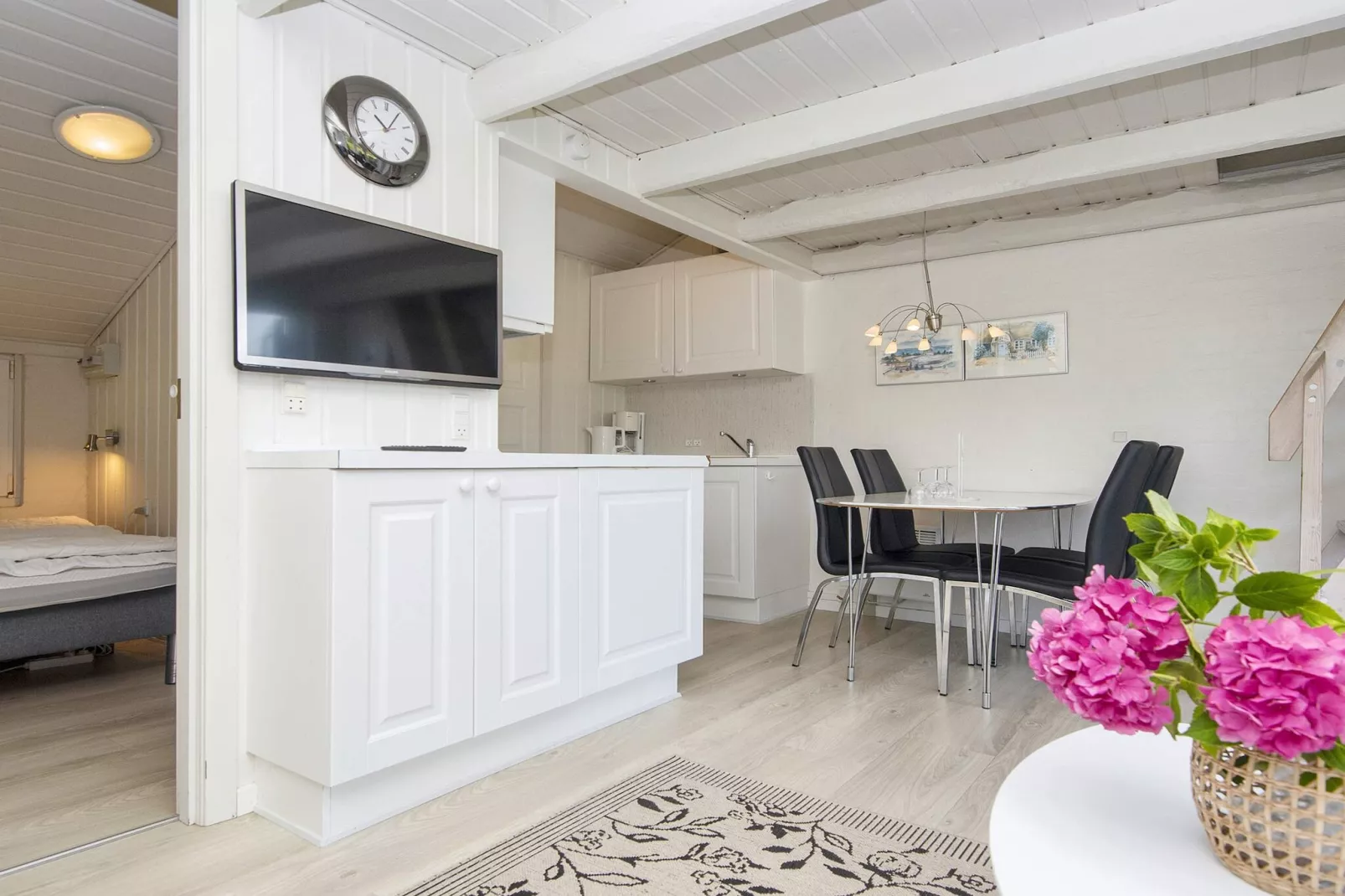 3 room,2 levels,dishwasher-Indoor