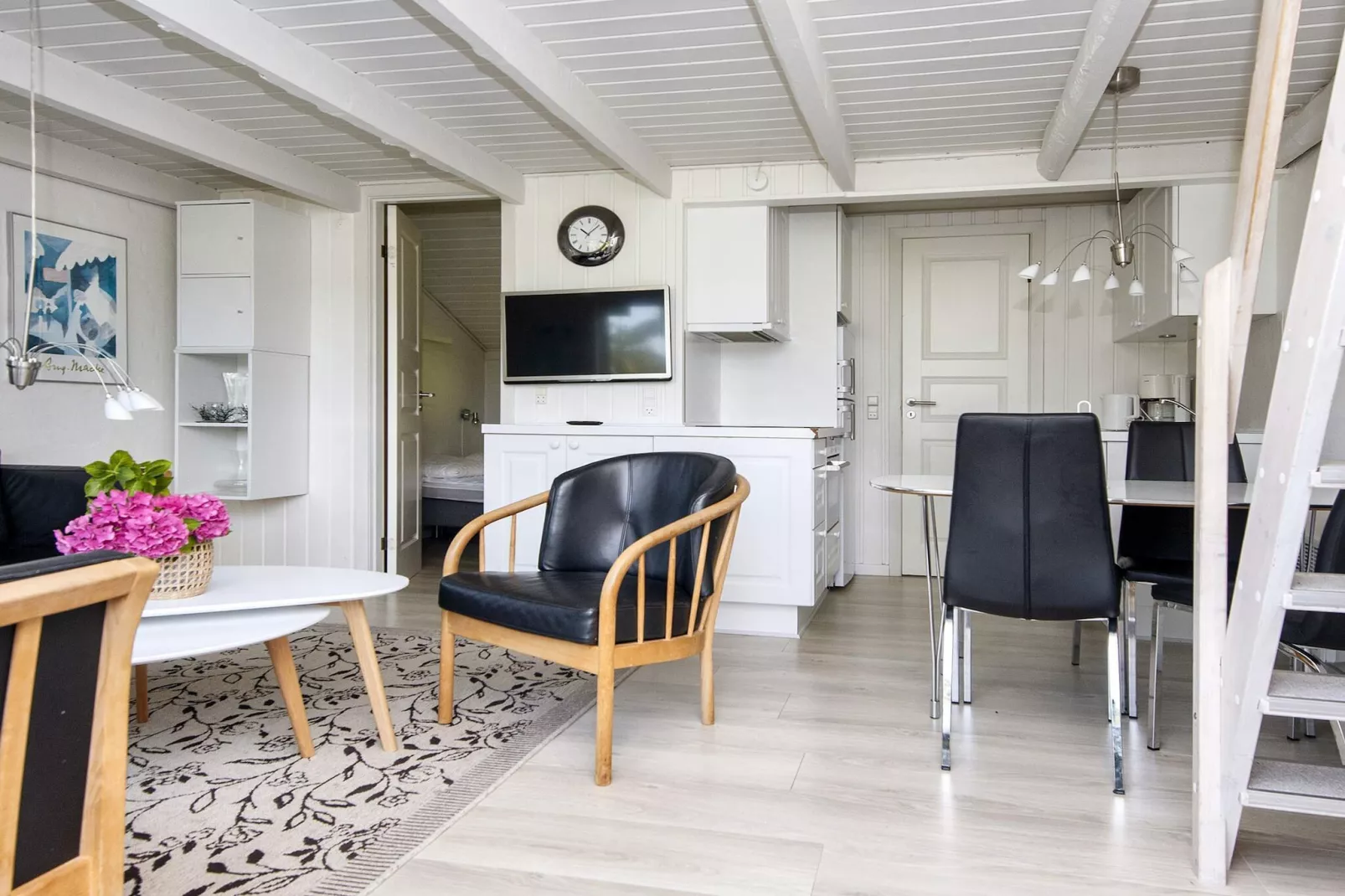 3 room,2 levels,dishwasher-Indoor