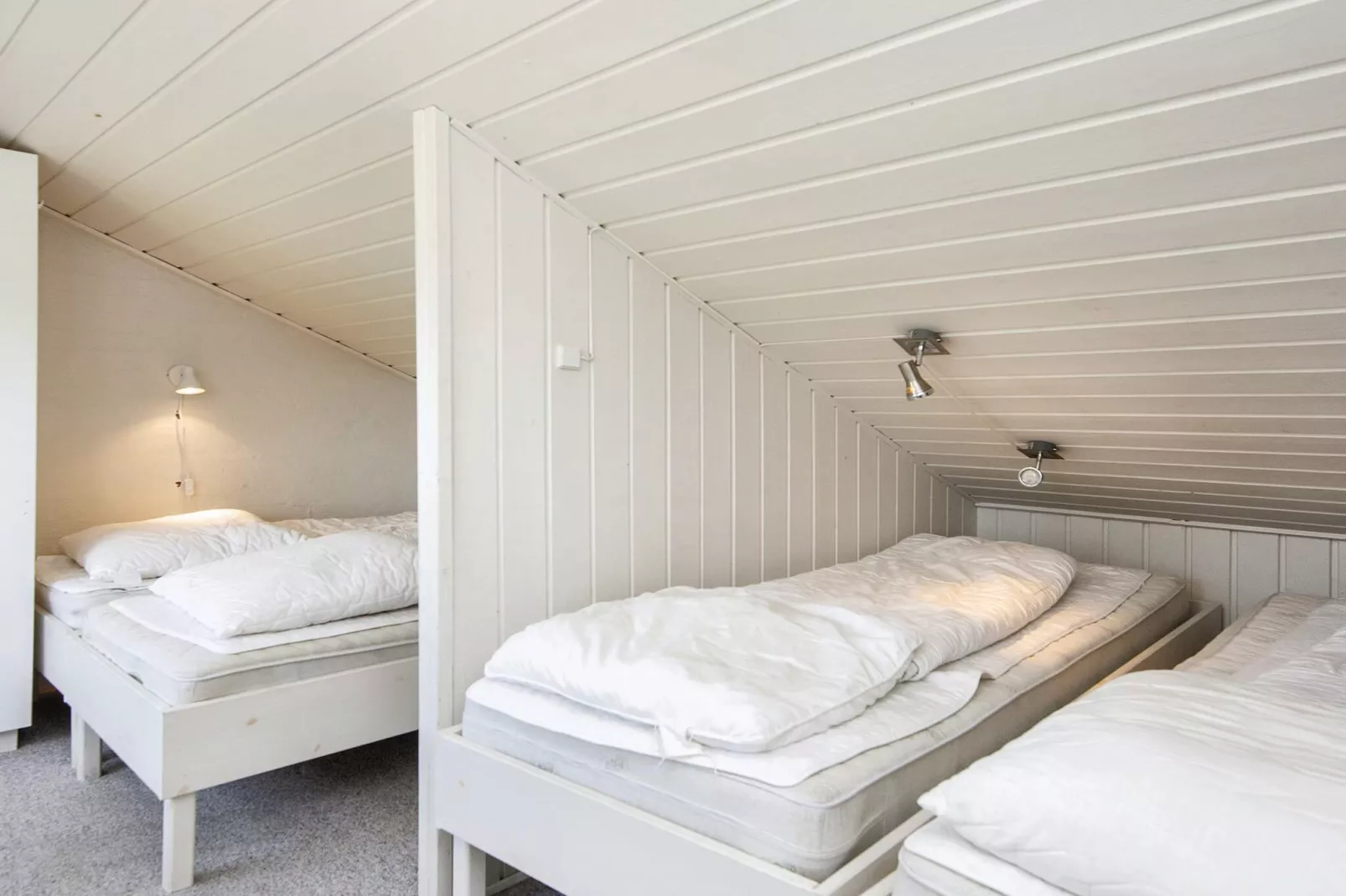 3 room,2 levels,dishwasher-Indoor