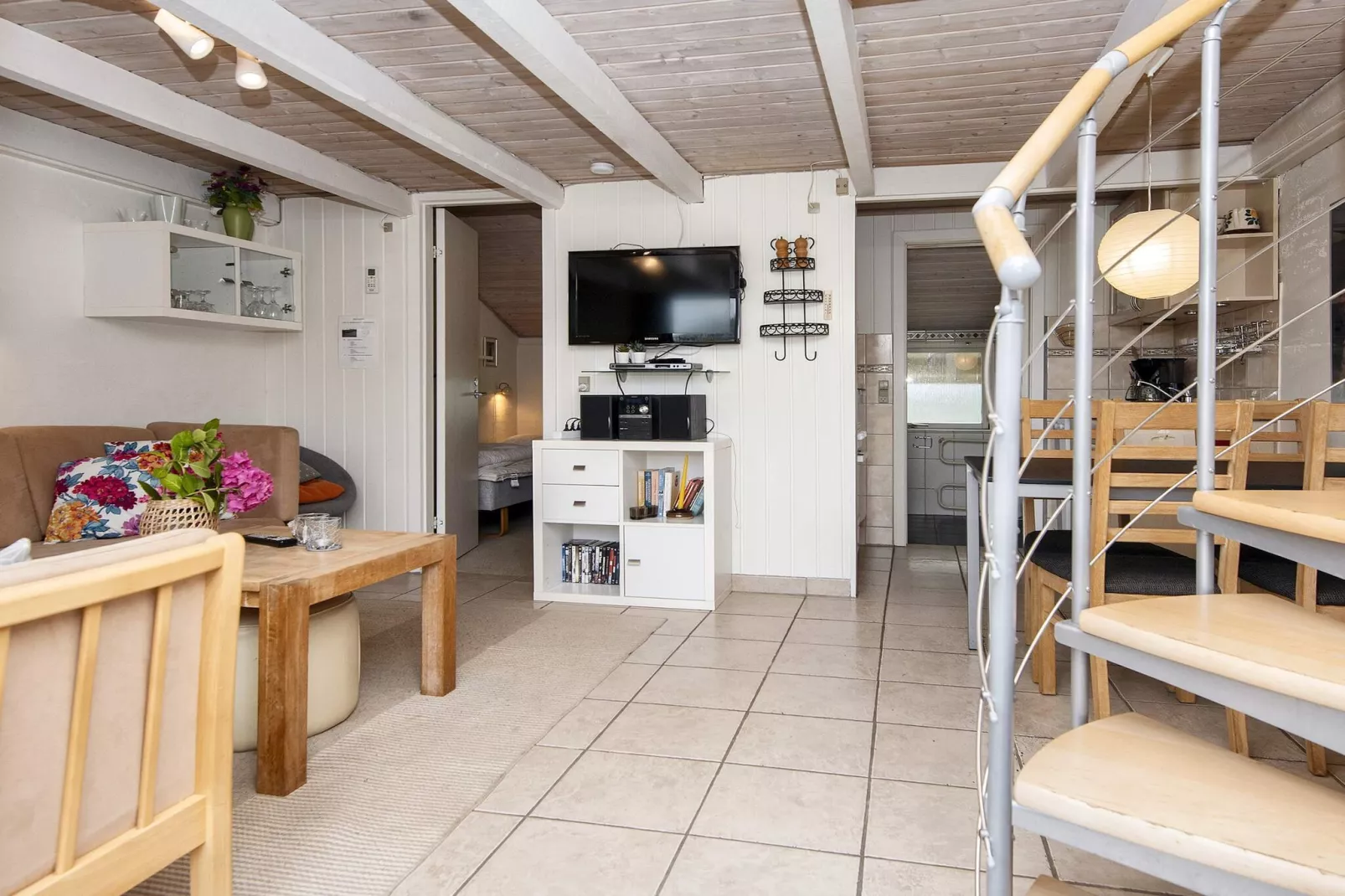 3 room,2 levels,dishwasher-Indoor