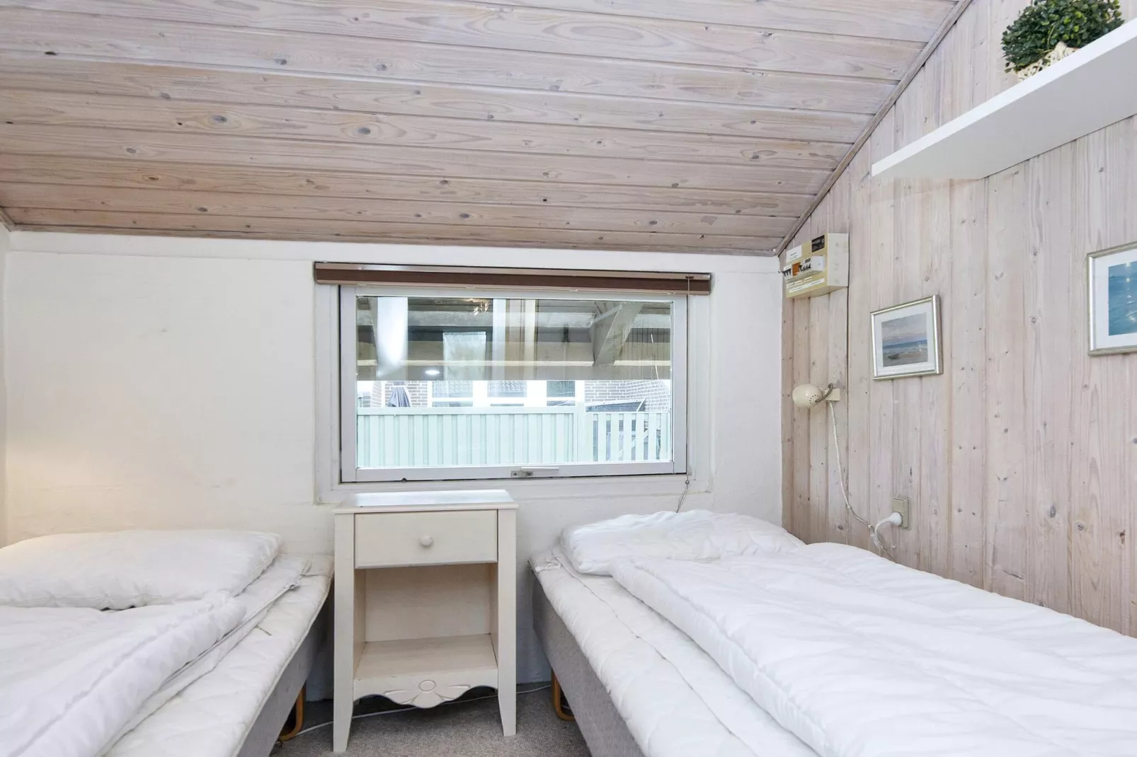 3 room,2 levels,dishwasher-Indoor
