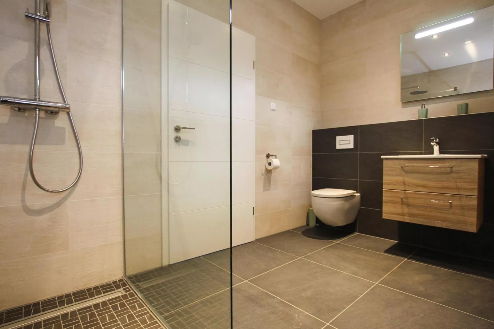 Villa Seeblick 146 qm-Bathroom