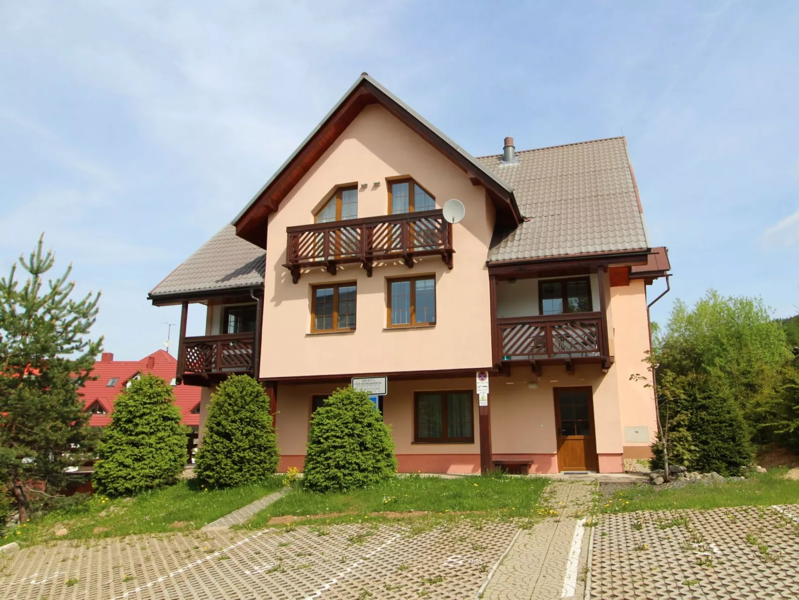 V Borovicích-Outside