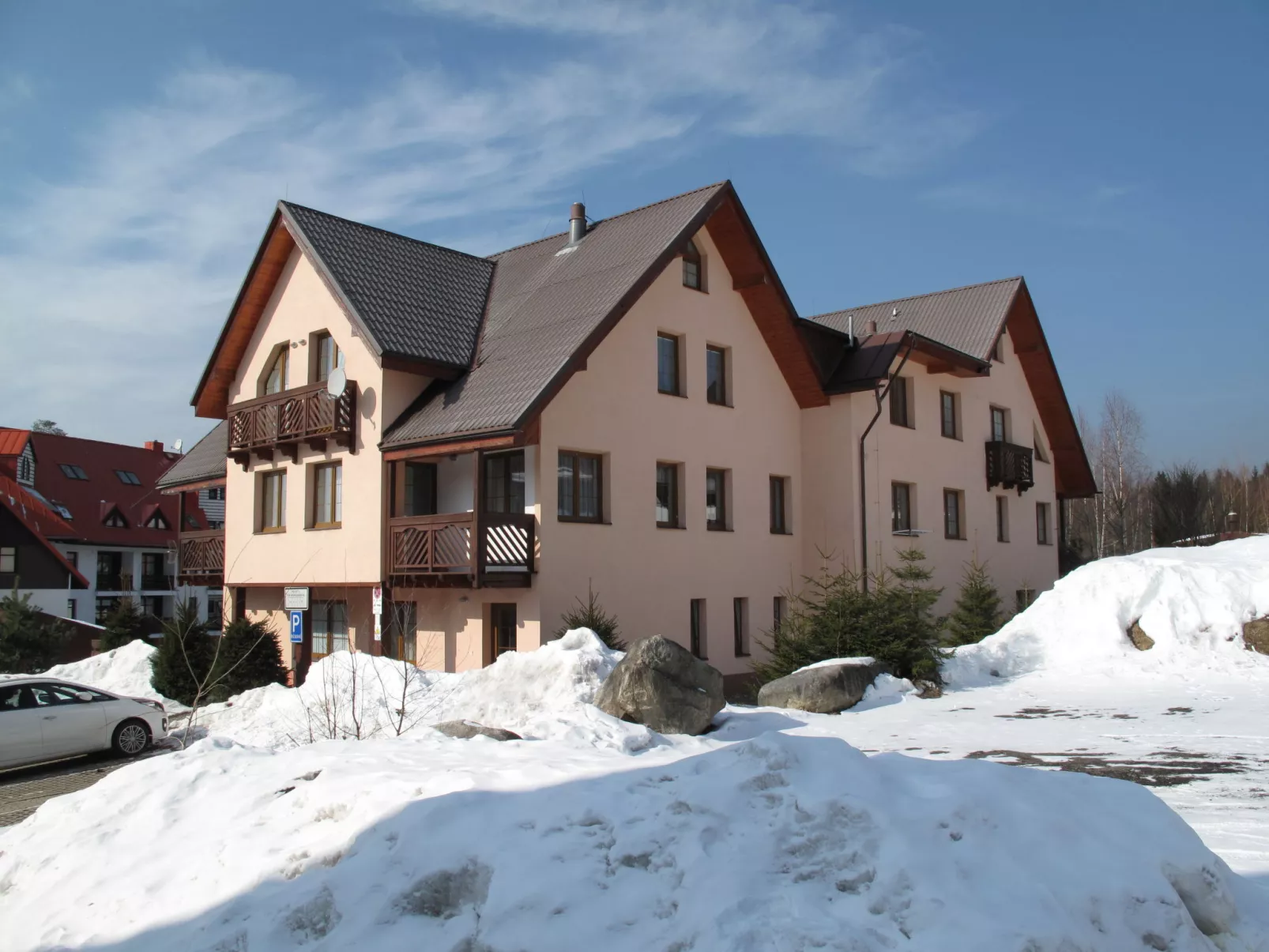 V Borovicích-Outside