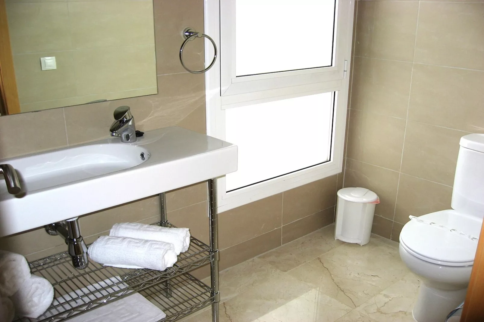 L' Escala trasero T24-Badezimmer